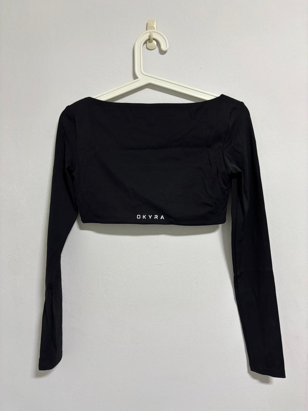 Noir Long-Sleeve Crop